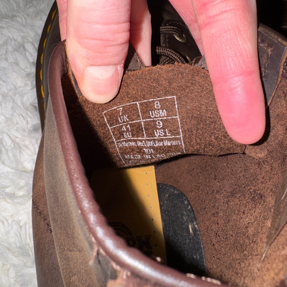 Dr. Martens 1460 Crazy Horse leather boots - Picture 4 of 8